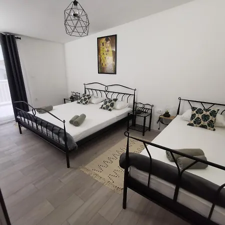 Accommodation Mala Plaza Podaca Esterno foto