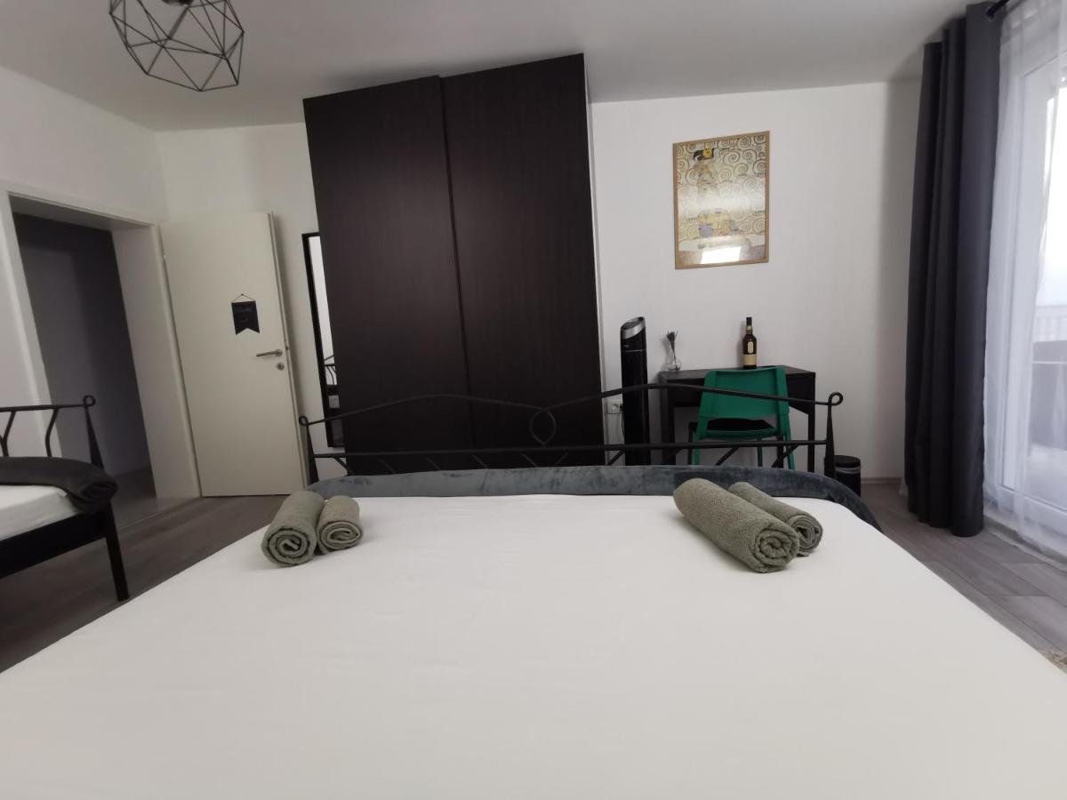 Apartma Mala Plaza *